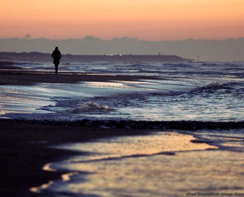 Sunset on beach in winter, corrected with Curve adjustments